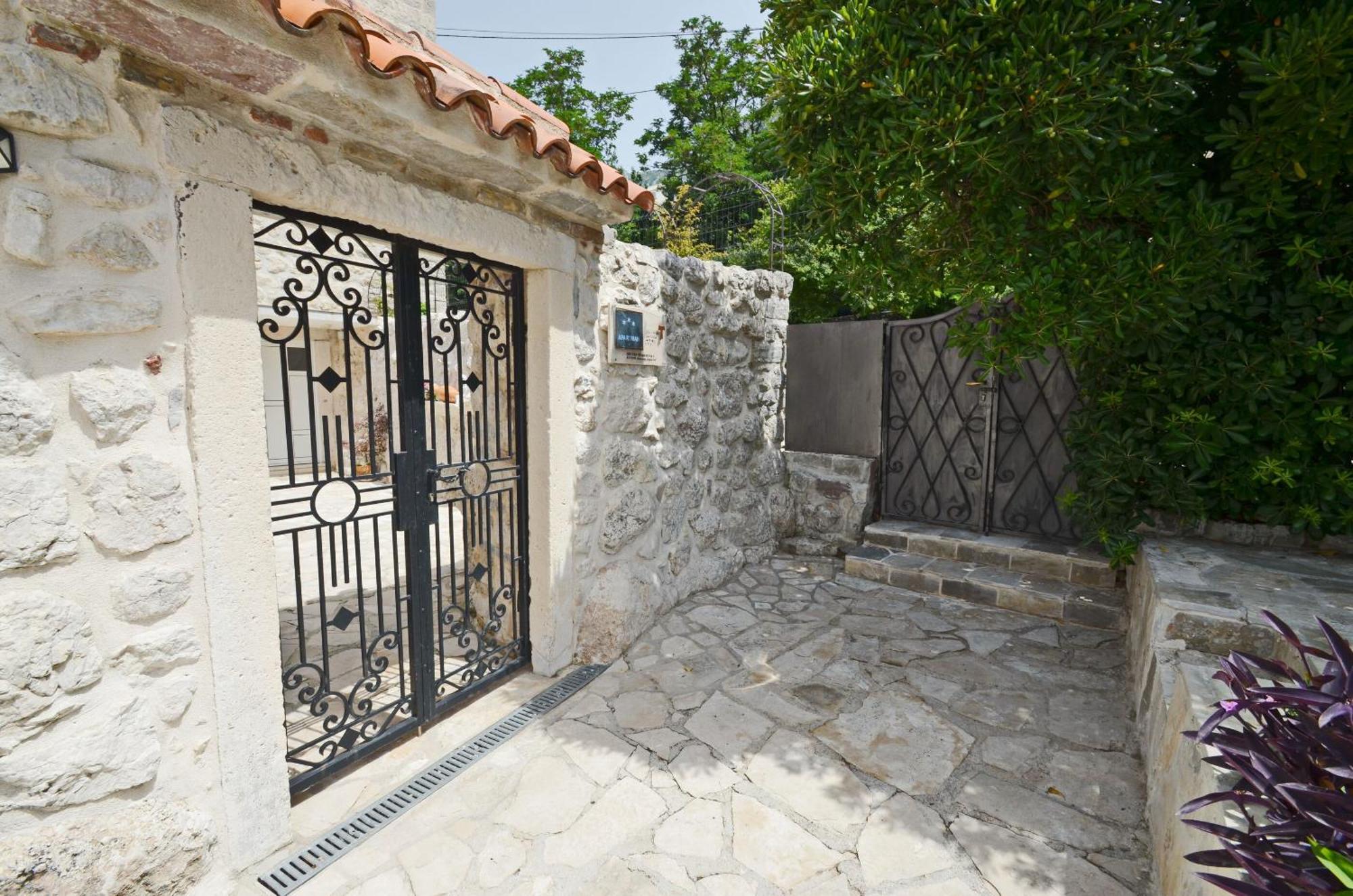 Apartments Mir I Dobro Kotor Exterior foto
