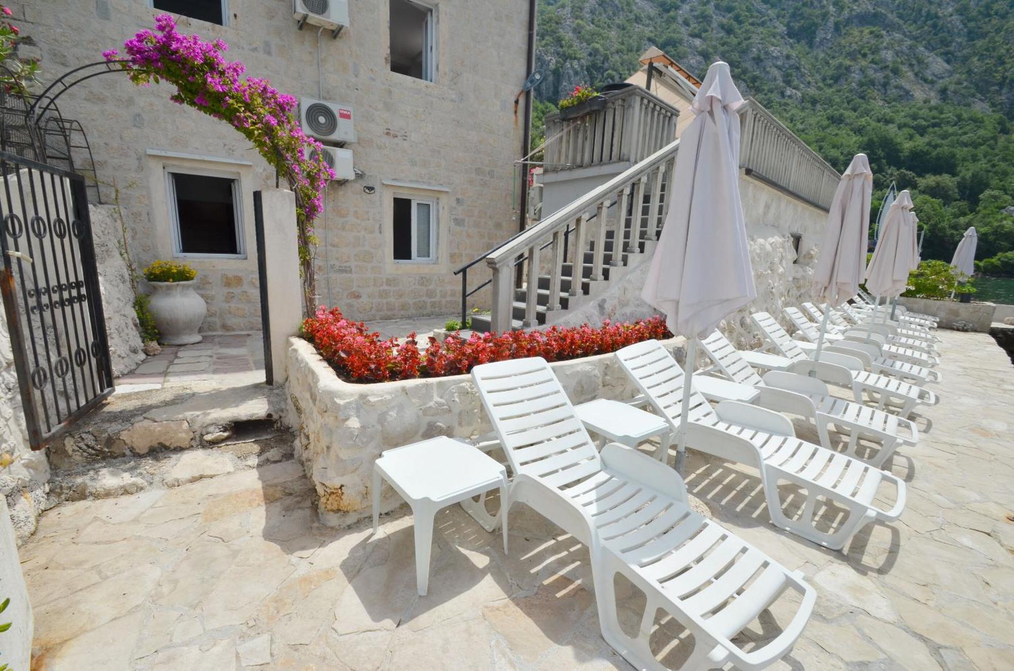 Apartments Mir I Dobro Kotor Exterior foto